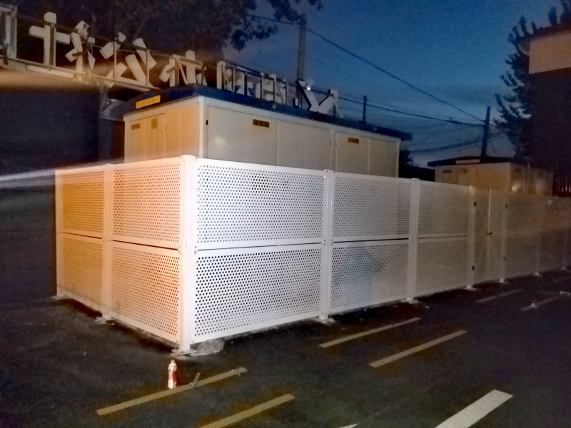 烤漆穿孔護(hù)欄